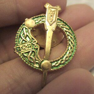 Vtg Celtic Irish Tara Brooch Pin Green w Gold Lapel Pin Scottish Sword Hat Pin